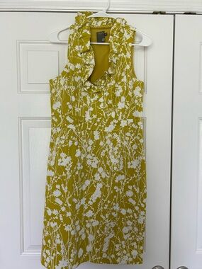 Taylor Sleeveless Ruffled V-Neck Floral Midi Dress in Chartreuse and White
